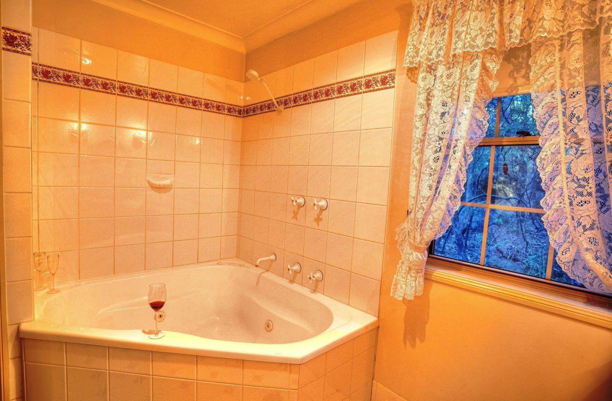 Honeysuckle Cottages Stanthorpe Bagian luar foto